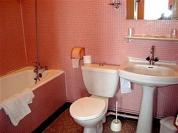 Logis Hotel Restaurant Metropole ميرانده المظهر الخارجي الصورة