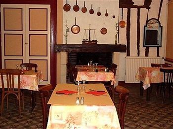 Logis Hotel Restaurant Metropole ميرانده المظهر الخارجي الصورة