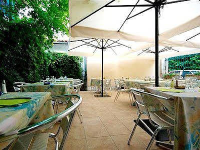 Logis Hotel Restaurant Metropole ميرانده المظهر الخارجي الصورة